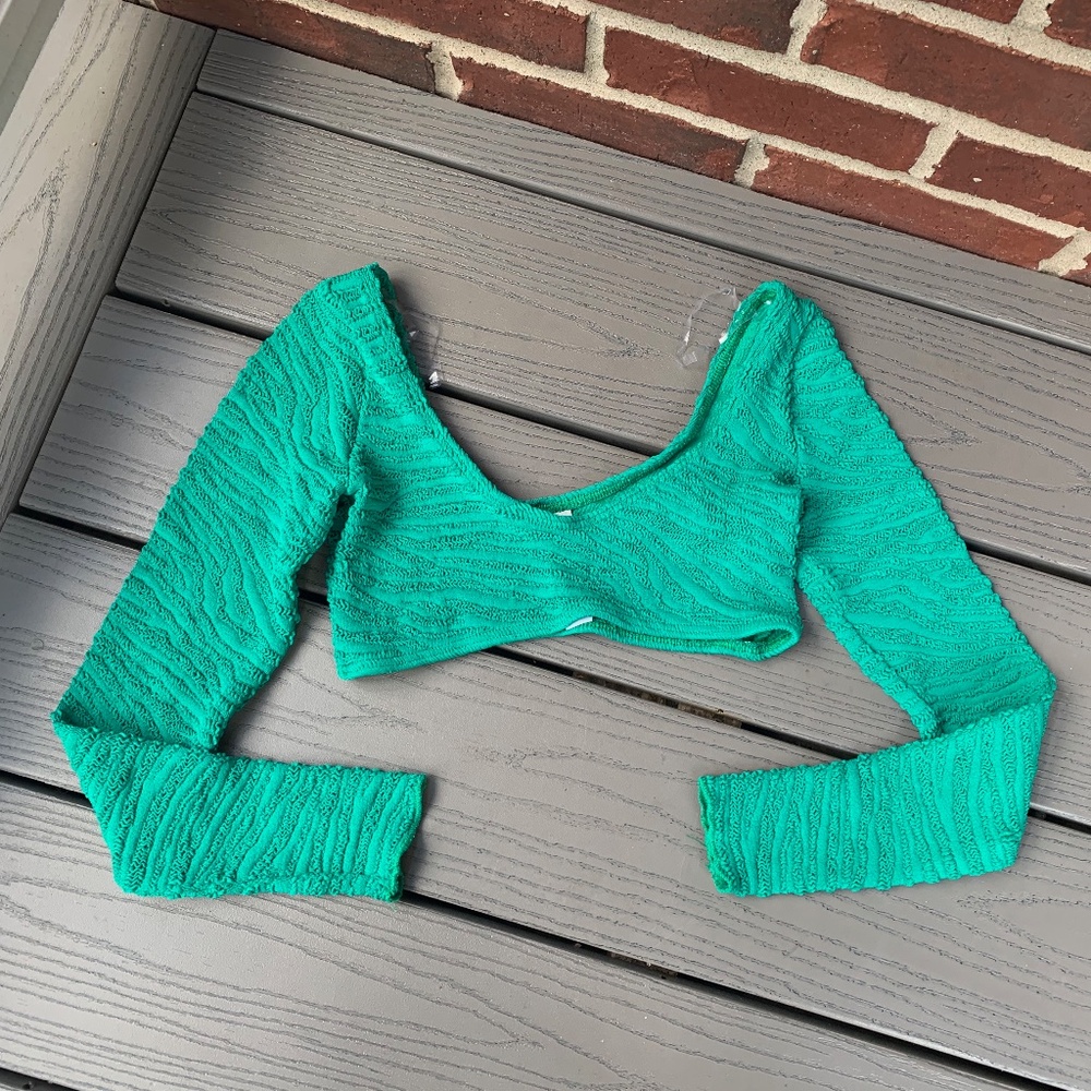 bond-eye Sera Long Sleeve Crop Top